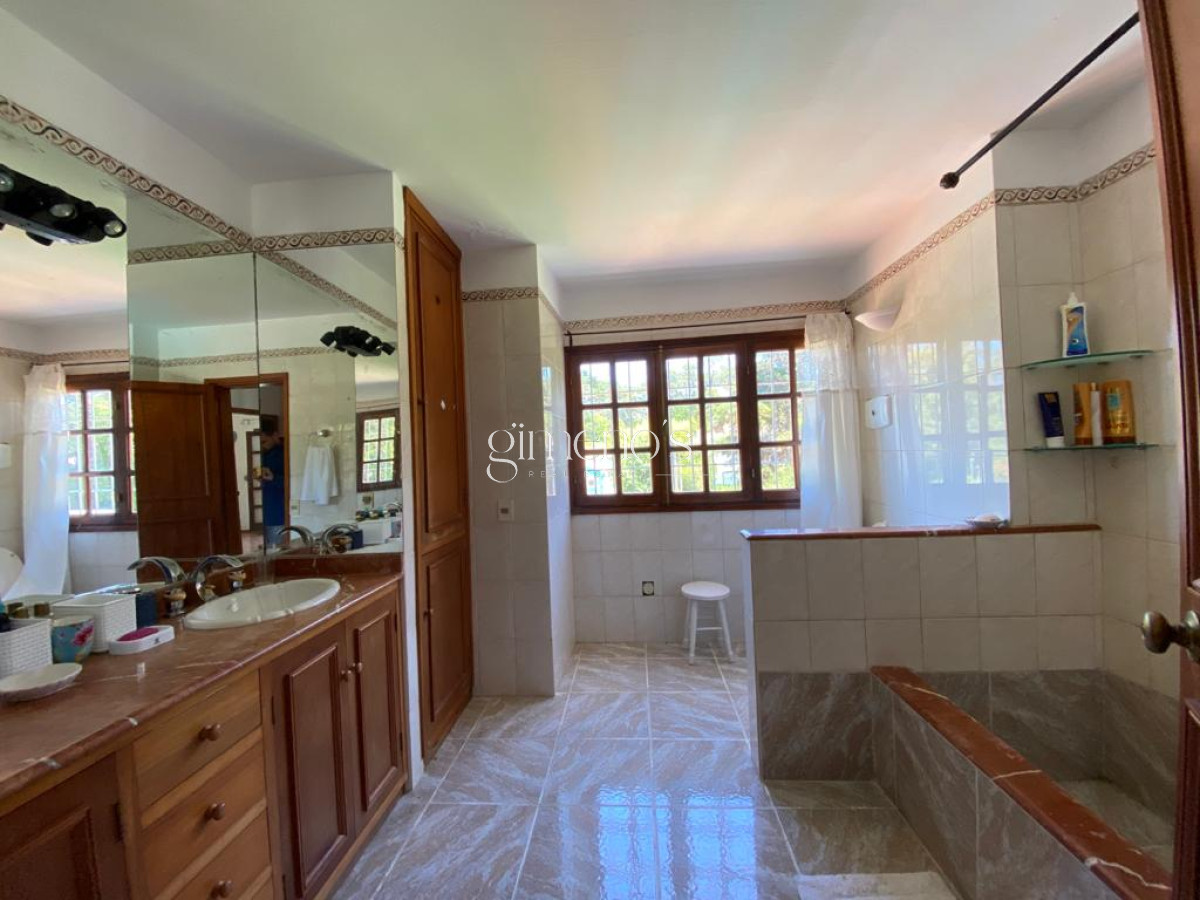 Casa ID.43 - Venta casa 5 dormitorios playa brava Punta del Este
