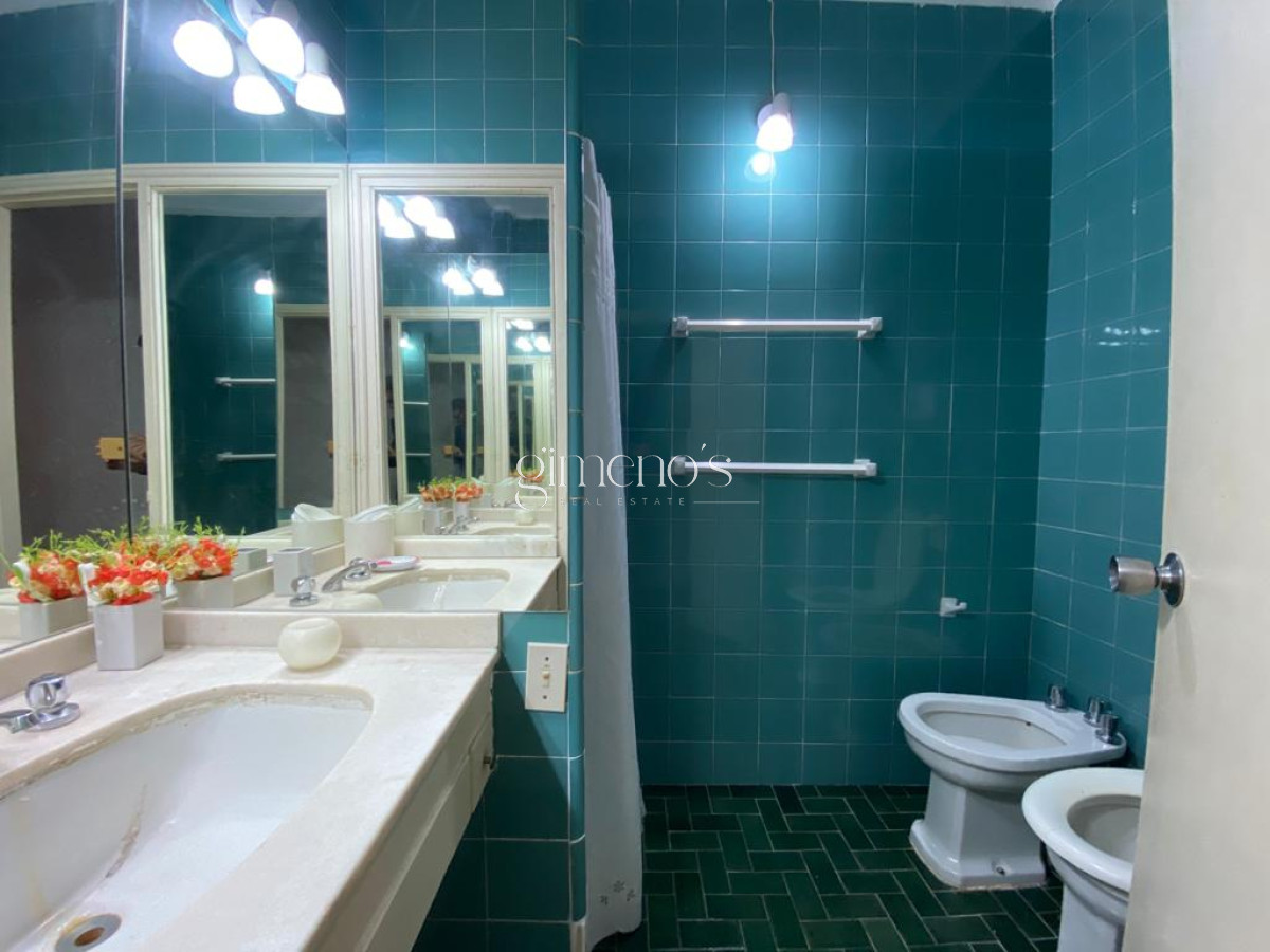 Casa ID.43 - Venta casa 5 dormitorios playa brava Punta del Este