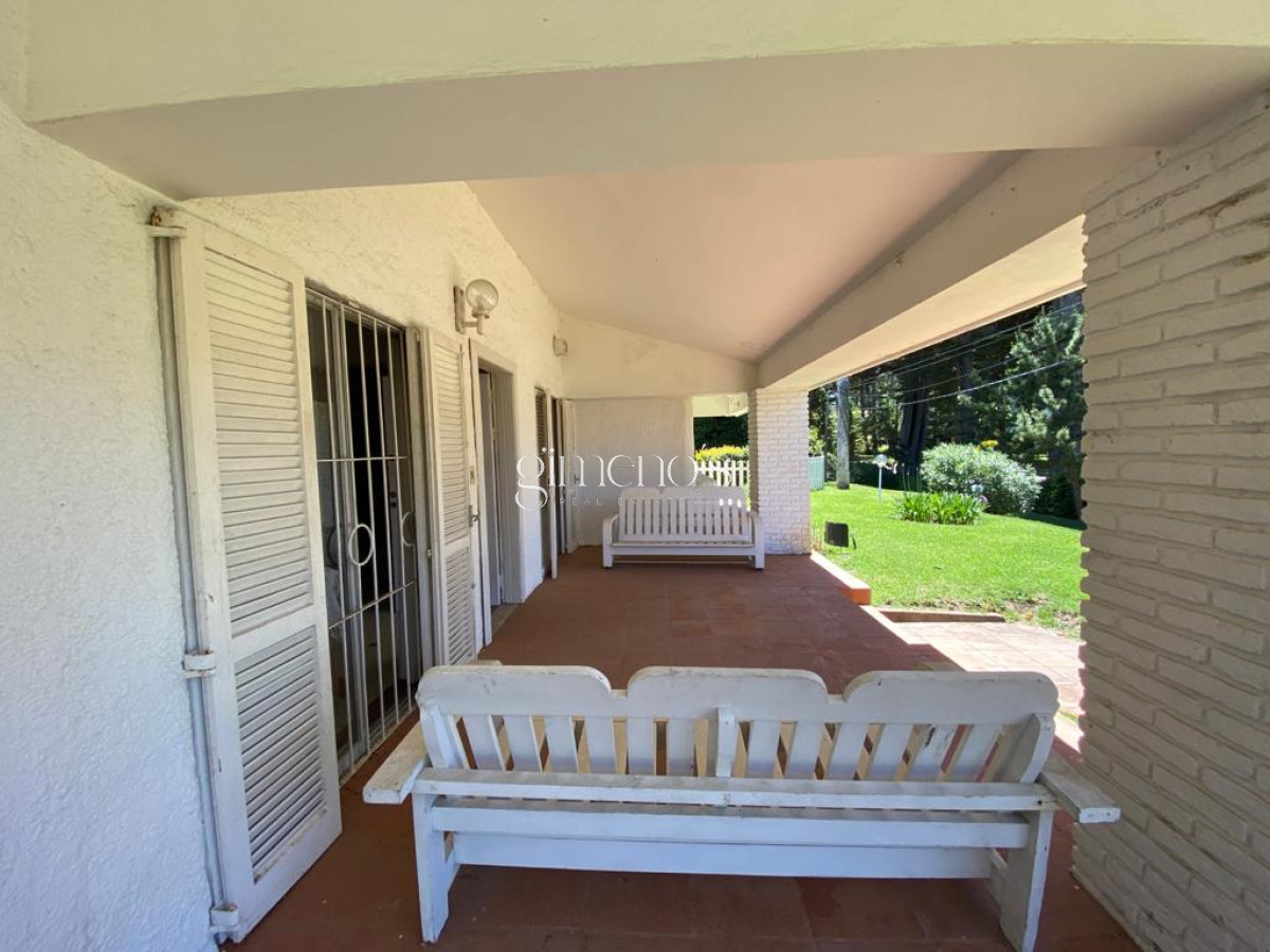 Casa ID.43 - Venta casa 5 dormitorios playa brava Punta del Este