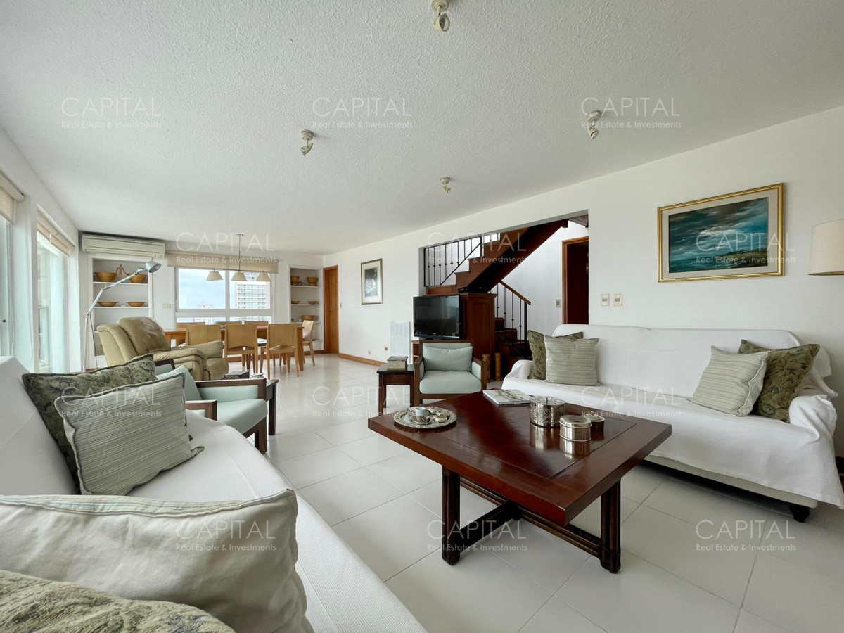 Apartamento ID.30936 - Excepcional penthouse en primera linea de la Brava!