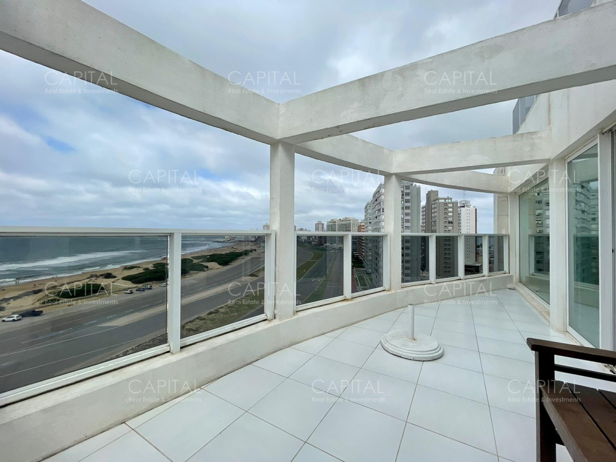Apartamento ID.30936 - Excepcional penthouse en primera linea de la Brava!