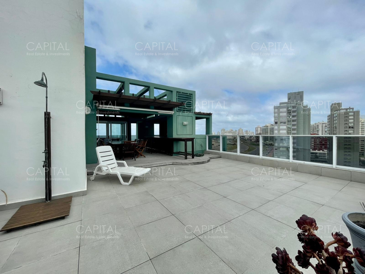 Apartamento ID.30936 - Excepcional penthouse en primera linea de la Brava!