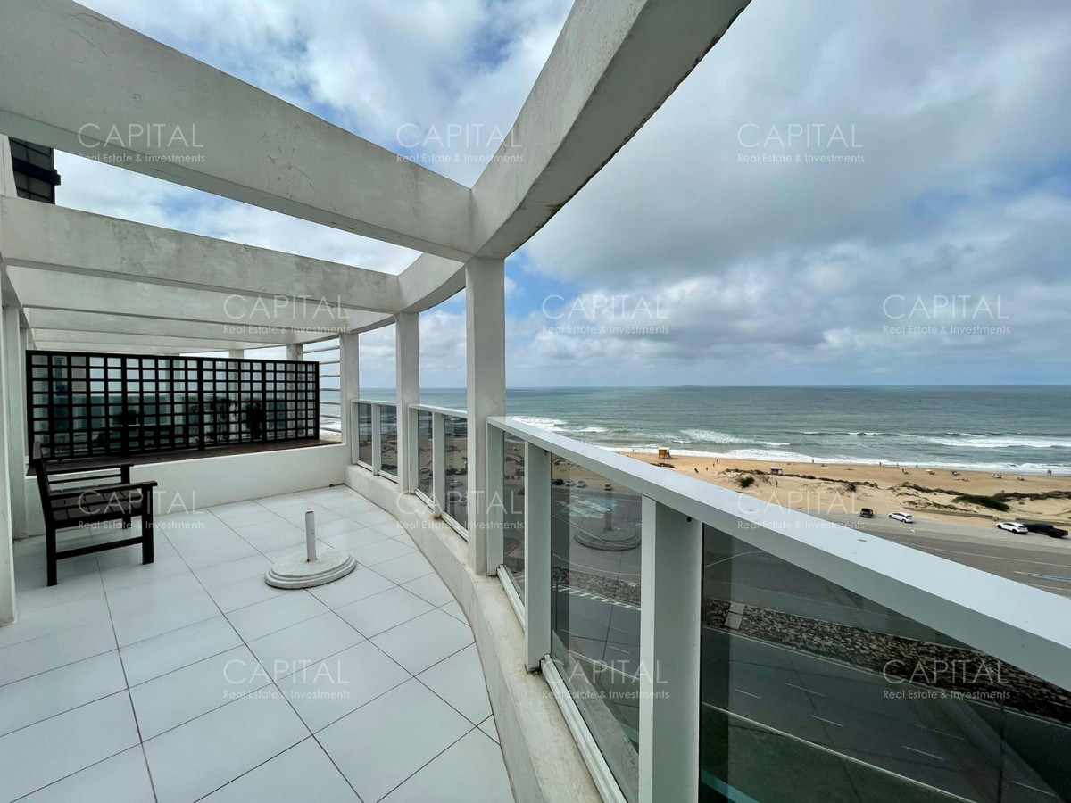 Apartamento ID.30936 - Excepcional penthouse en primera linea de la Brava!