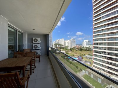 Hermoso apto. en Edificio de categoria!