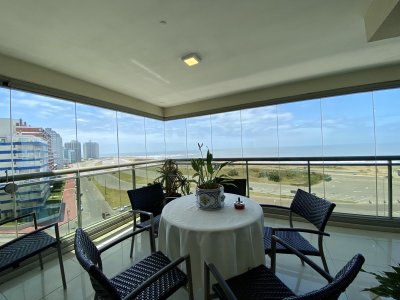 Excelente apto. en torre de categoria!