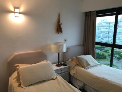 Alquiler temporal apartamento 3 dormitorios. Playa brava, Punta del Este  - DMC5287A