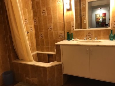 Alquiler temporal apartamento 3 dormitorios. Playa brava, Punta del Este  - DMC5287A