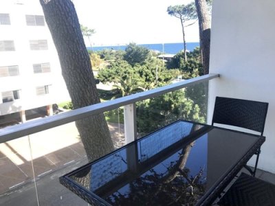 Apartamento en Playa Mansa 2 dormitorios