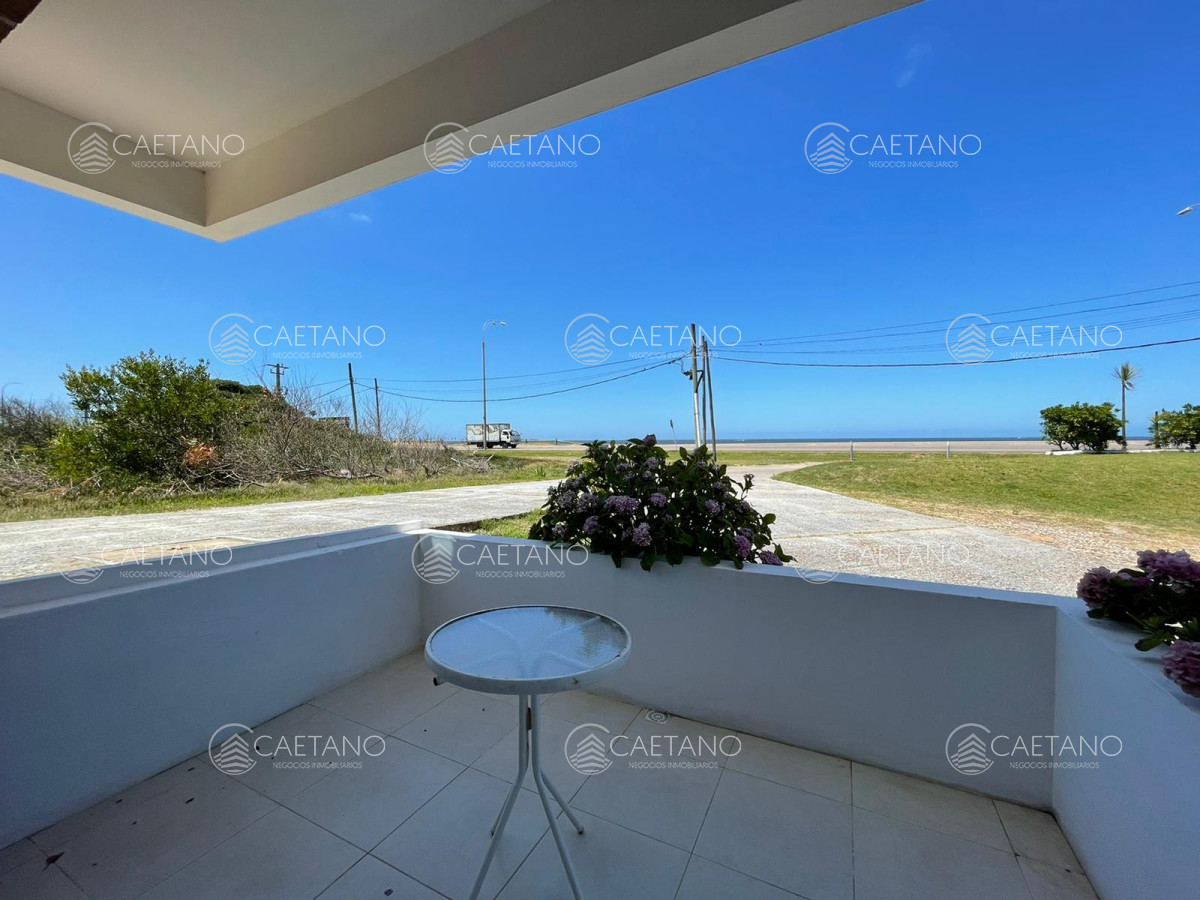 Cómodo apartamento de 1 dormitorio enfrente al mar!