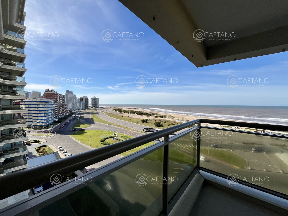 Venta apartamento de 3 dormitorios, Playa Brava - DMC5630A