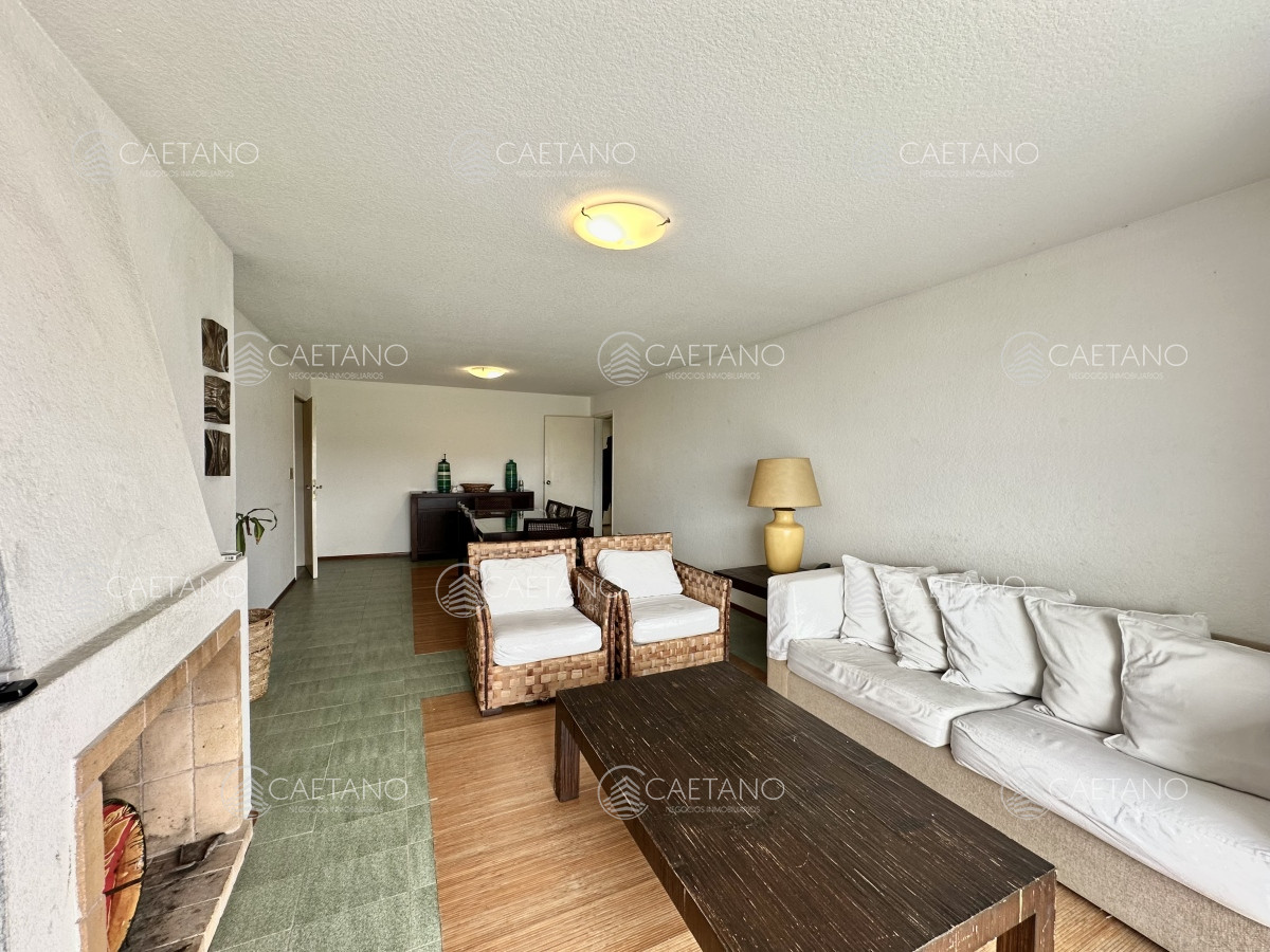 Venta Departamento   3 Dormitorios 3 Baños   Primera linea Playa Mansa - GoPunta - Portal Inmobiliario de Punta del Este - Maldonado