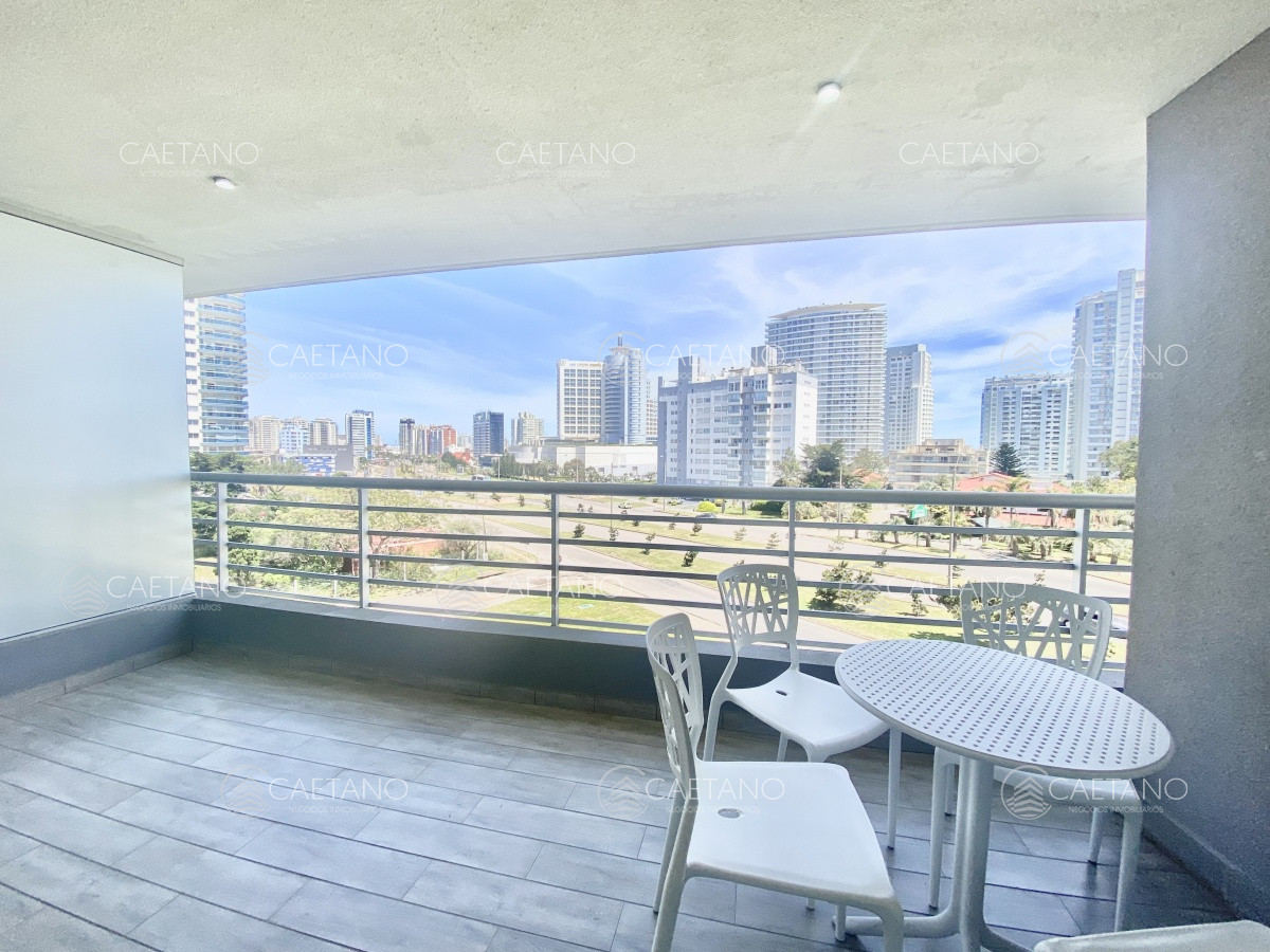 Apartamento de 2 dormitorios - Punta del Este  - DMC10098A