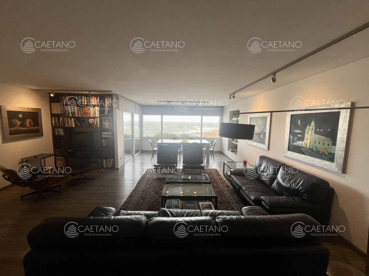 Alquiler temporal apartamento 2 dormitorios. Península, Punta del Este  - DMC15836A