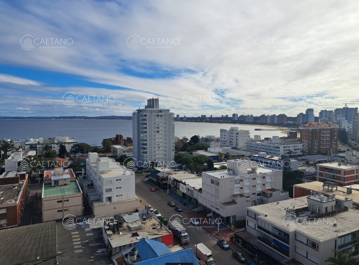 Apartamento en venta de 2 dormitorios en Punta del Este - DMC17138A