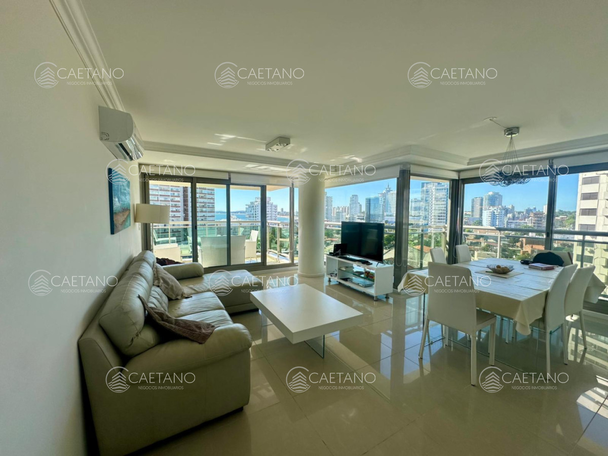 Excelente apartamento en venta en Punta del Este con vista al mar - DMC16483A