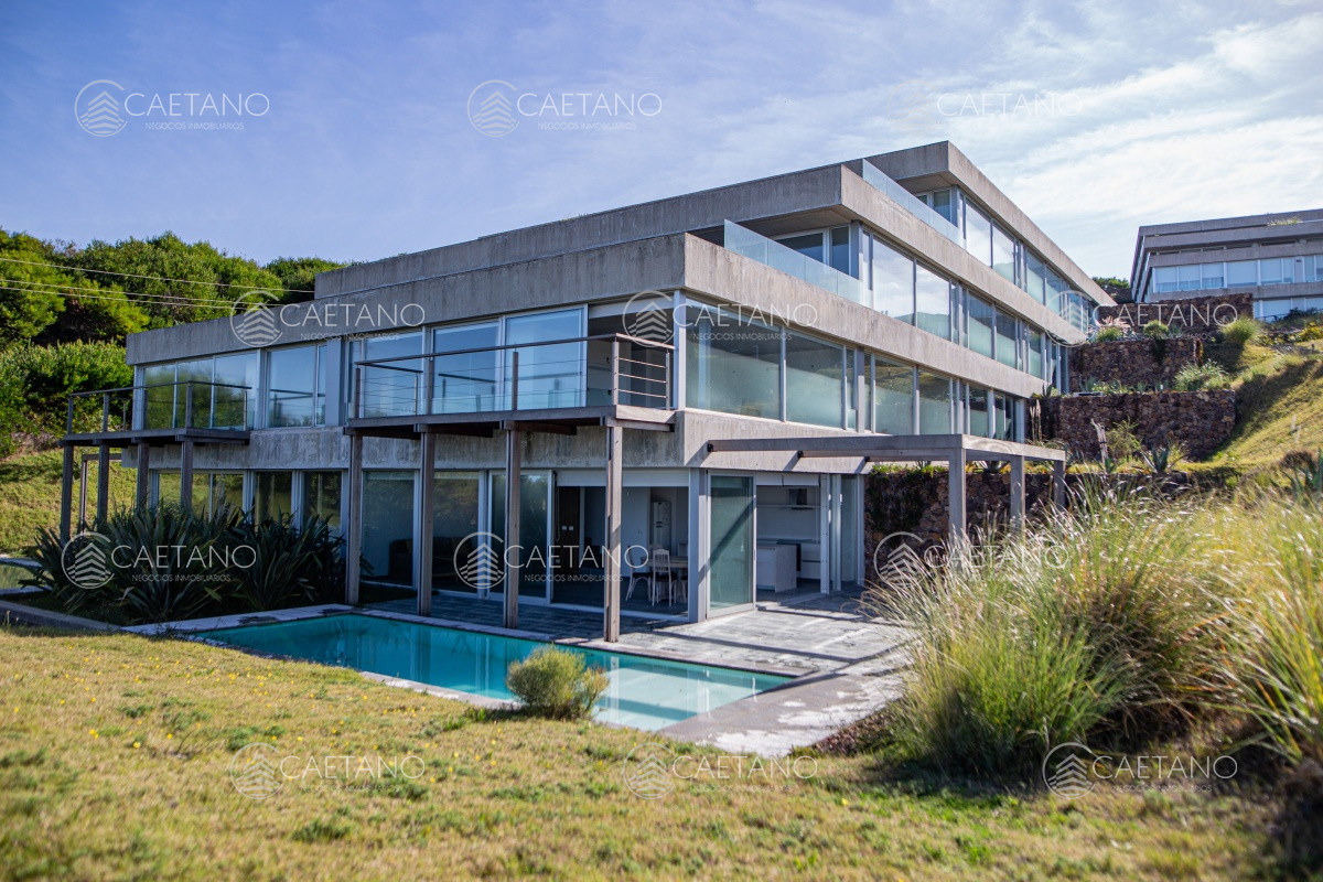 Venta apartamento 3 dormitorios Punta Ballena  - DMC4005A