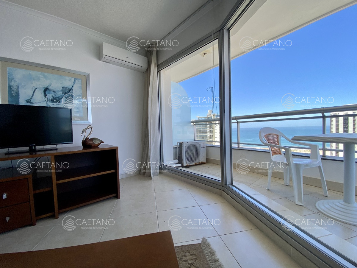 Hermoso apto. con vista al mar en Edificio con servicios!