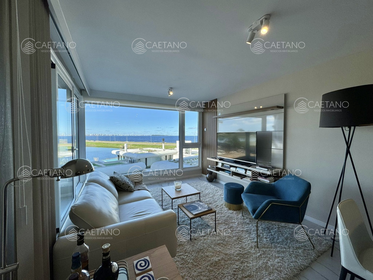 Venta apartamento 3 dormitorios. Playa mansa, Punta del Este  - DMC9171A