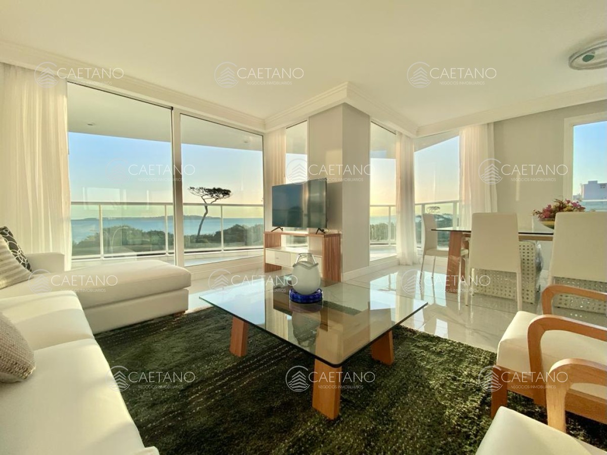 Venta apartamento 4 dormitorios playa mansa Punta del Este.