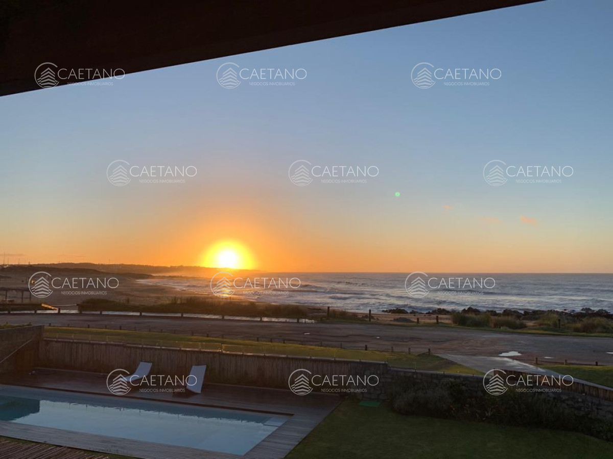 Excelente apartamento en primera linea de Manantiales! - DMC2498A