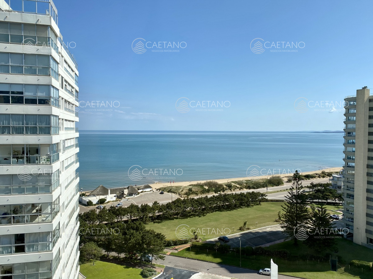 Apartamento en Playa Mansa