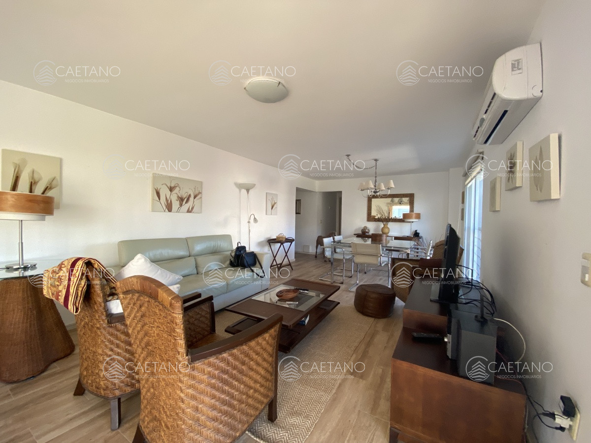 Apartamento de dos dormitorios en Aidy Grill 
