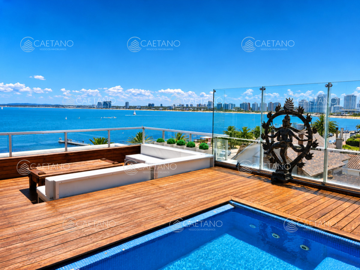 Venta apartamento 3 dormitorios. Peninsula, Punta del Este.  - DMC16999A