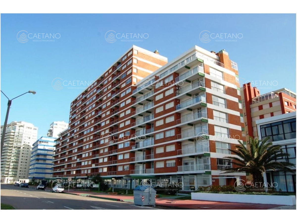 Apartamento en Brava, 2 dormitorios *