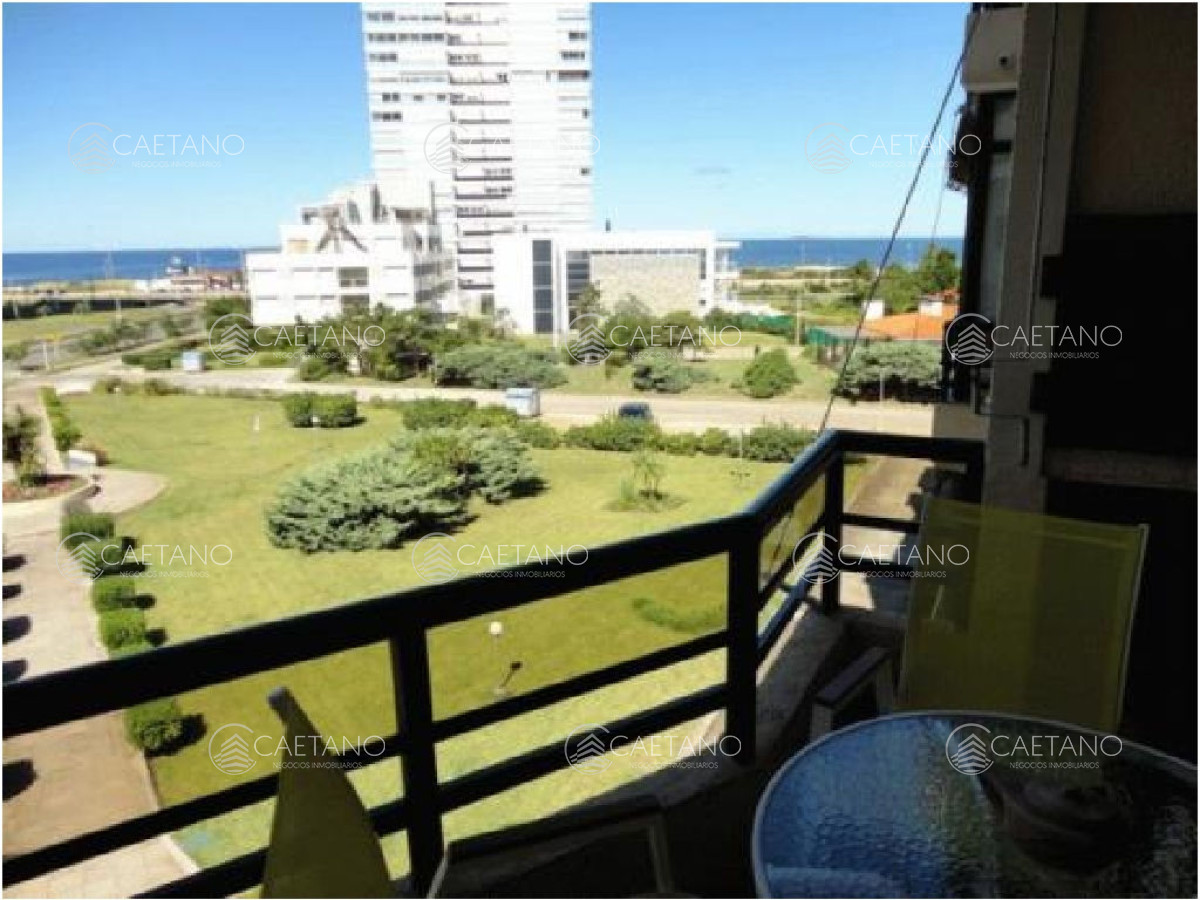 Alquiler temporario apartamento 1 dormitorio y medio - DMC5222A