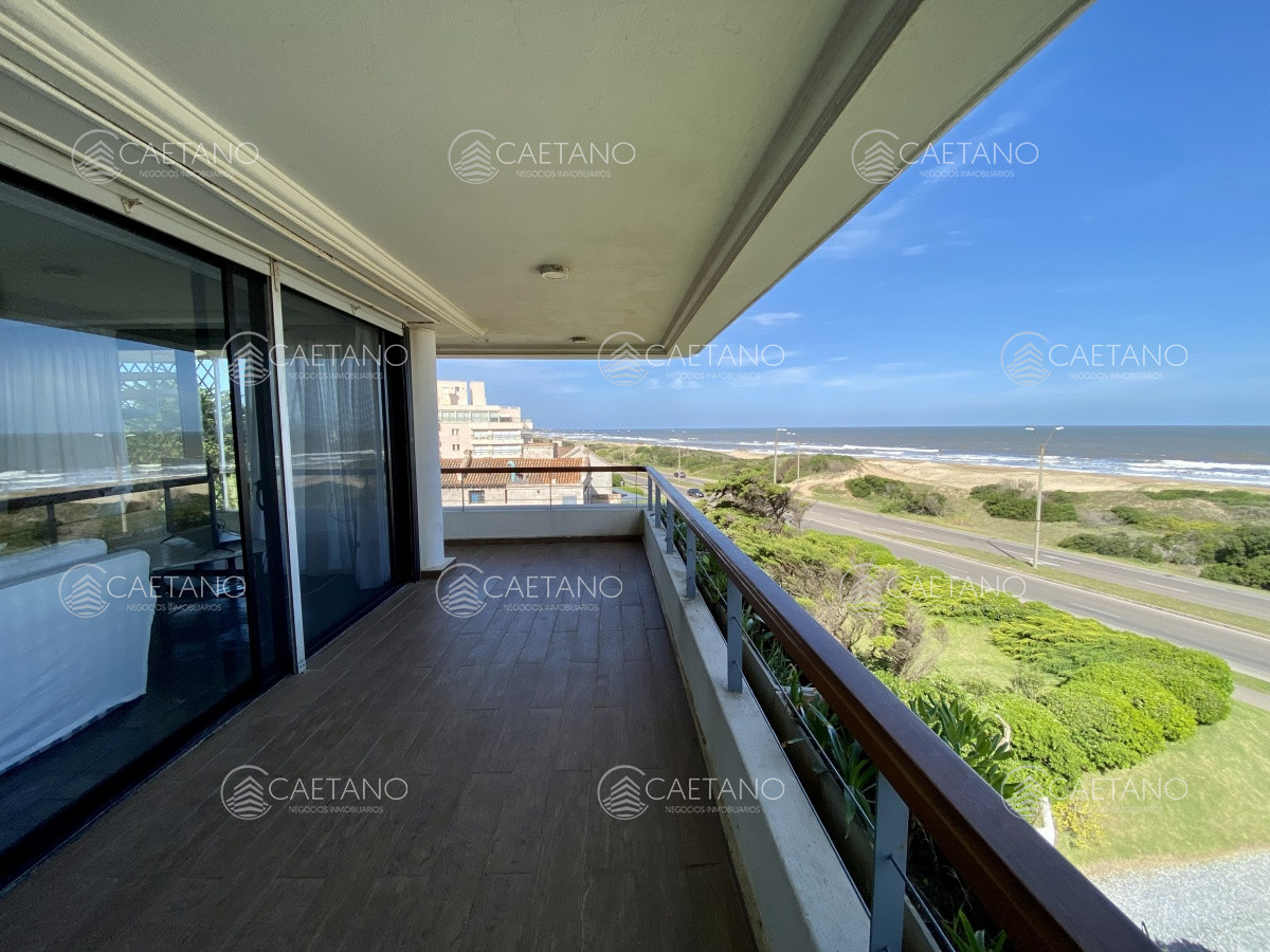 Espectacular Penthouse en primera linea!