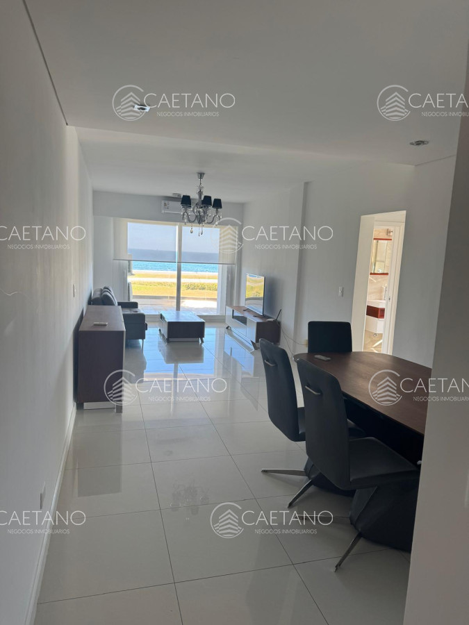 Venta apartamento 2 dormitorios. Playa mansa, Punta del Este.  - DMC15155A