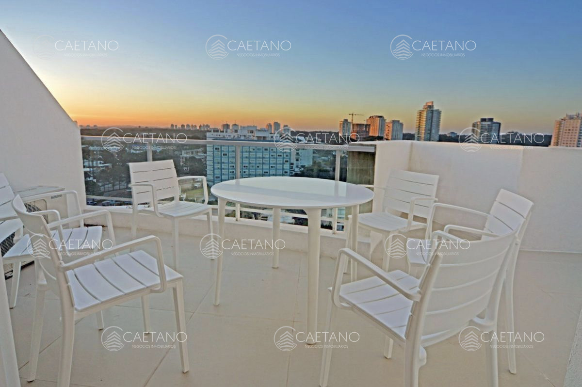 Venta apartamento 3 dormitorios. Aidy Grill, Punta del Este.  