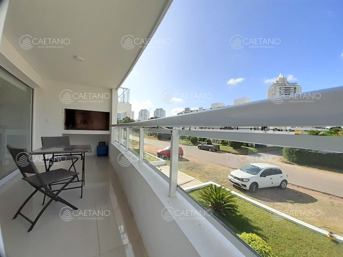 Venta Departamento - 2 Dormitorios + Parrillero - Punta del Este 