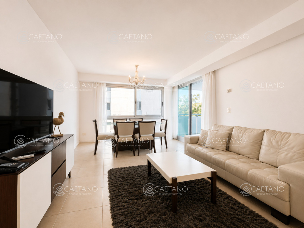 Venta apartamento tres dormitorios, Playa mansa. Punta del Este.  - DMC16980A