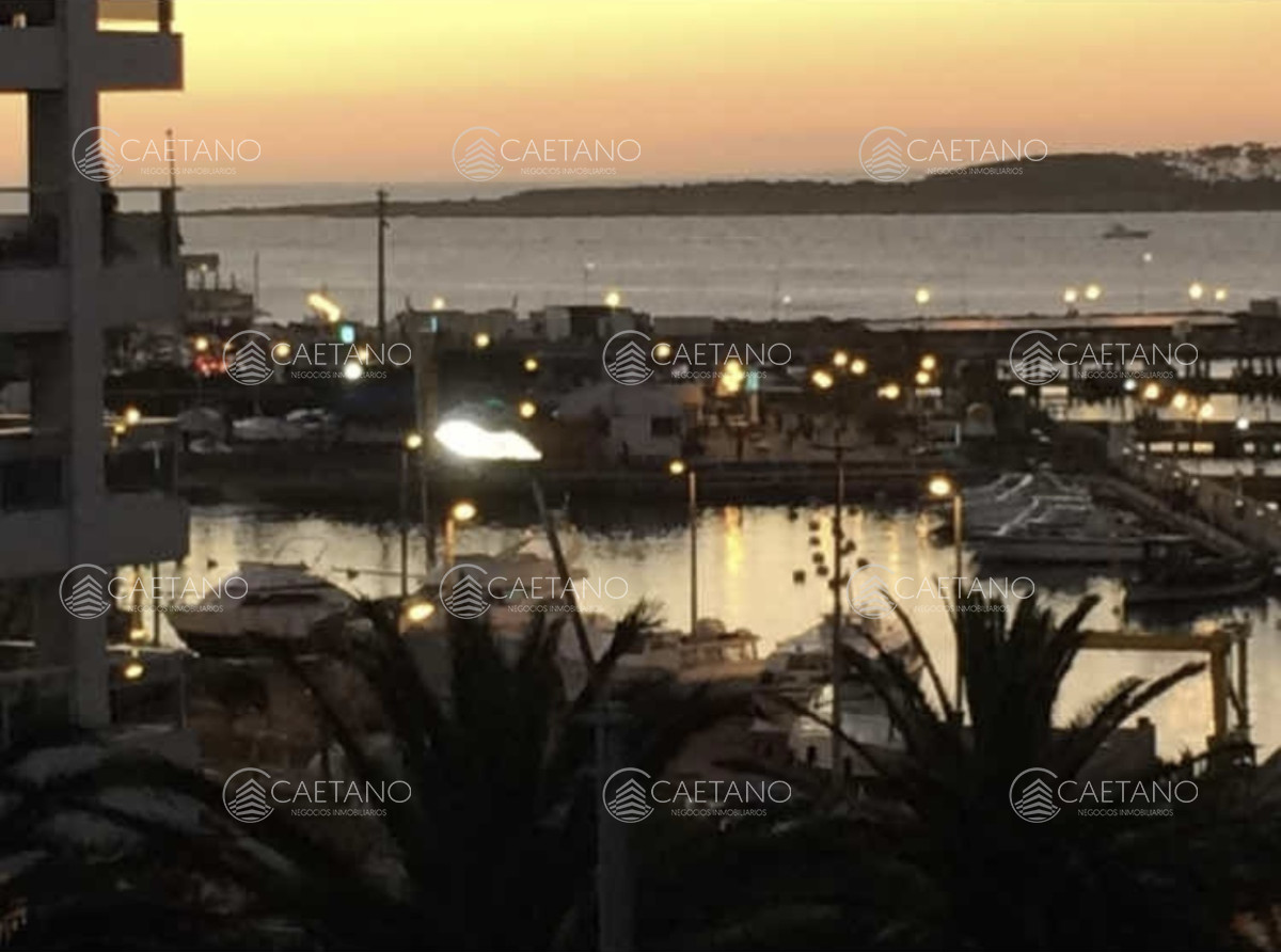Venta apartamento Punta del Este peninsula, con vista al mar