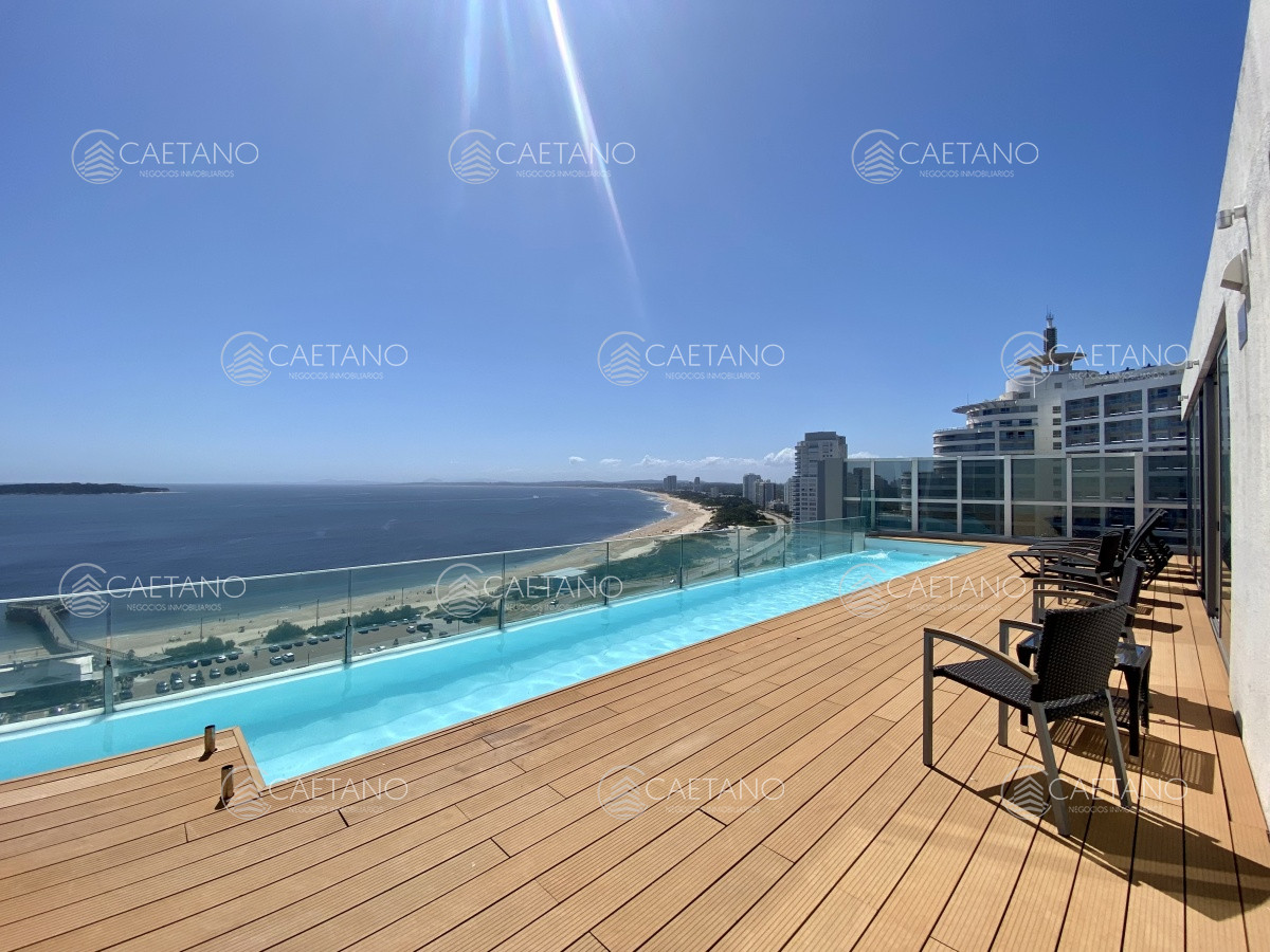 Penthouse Punta del Este con espectacular vista al mar