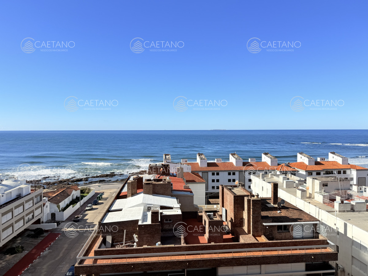 Venta apartamento 2 dormitorios, con vista panorámica, Playa Brava - Punta del Este  - DMC16907A