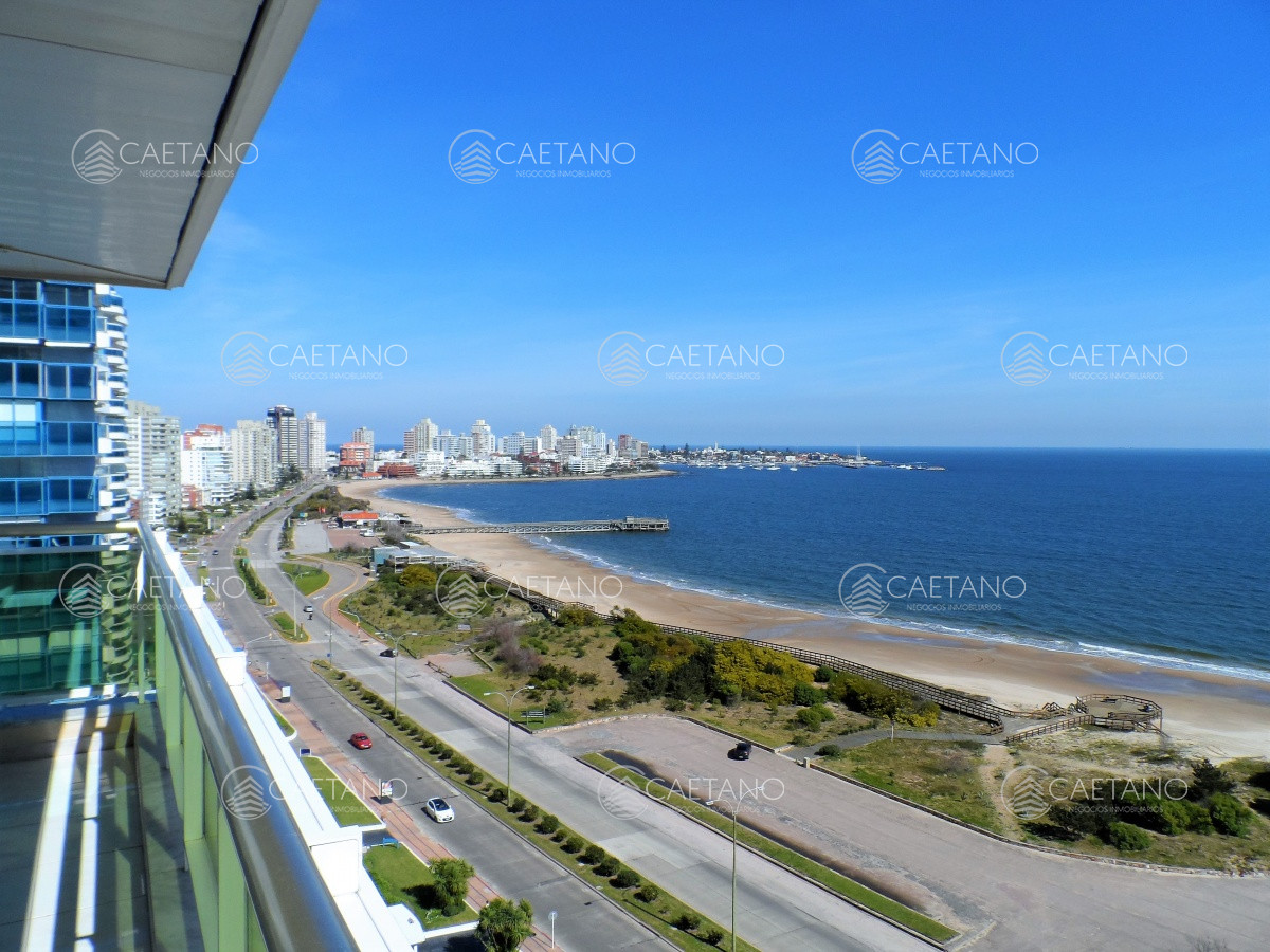 Venta apartamento tres dormitorios playa mansa Punta del Este - DMC419A