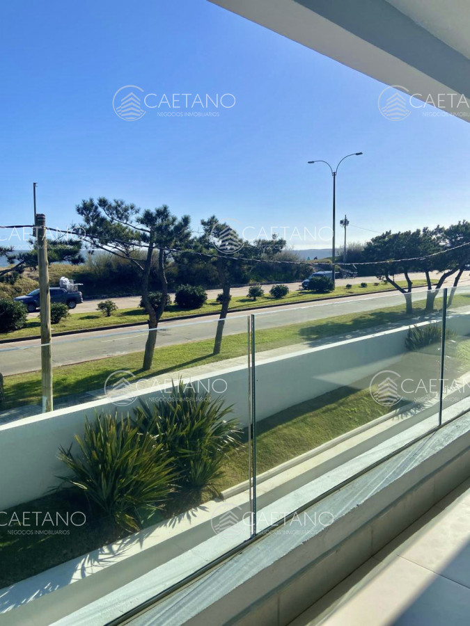 Venta espectacular apartamento en primera linea Punta del Este - Mansa - 3 dormitorios - DMC13737A