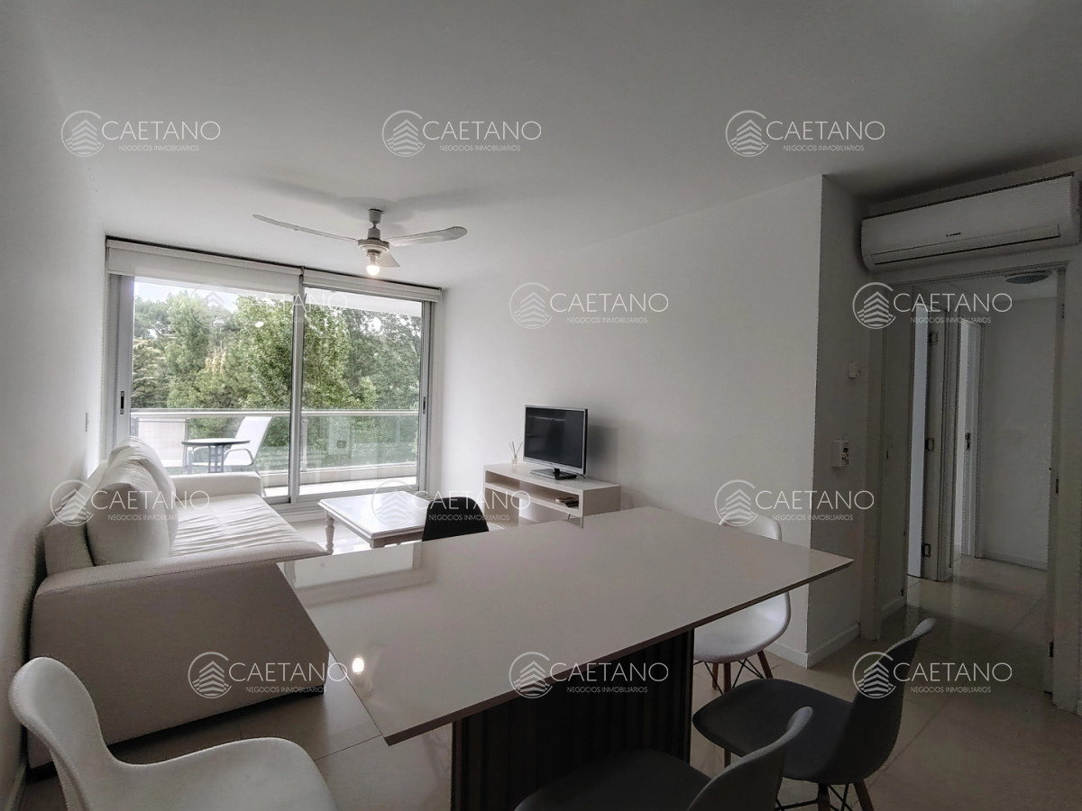 Alquiler temporal, apartamento 2 dormitorios. Punta del Este.  - DMC16189A