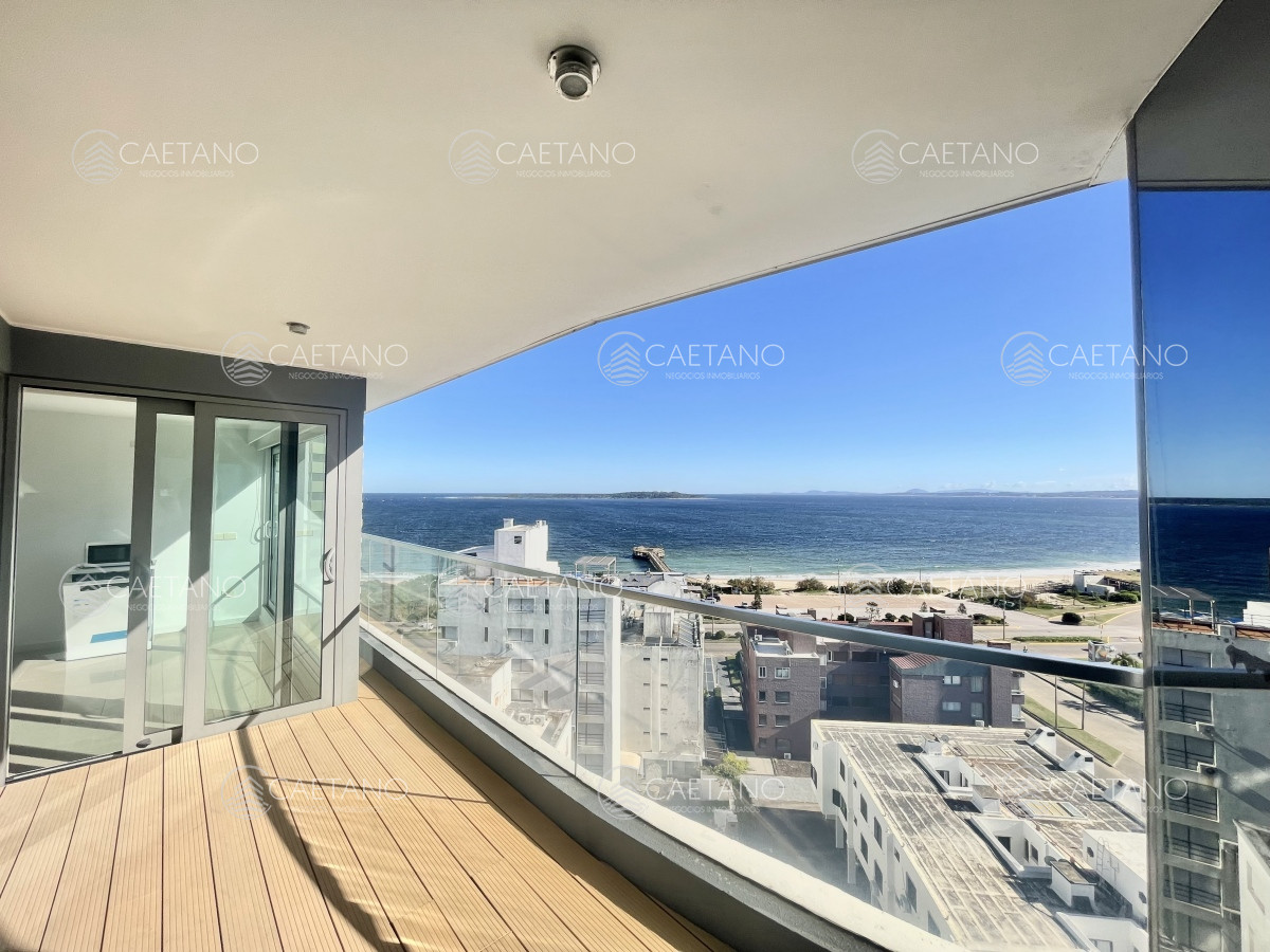 Venta apartamento. 3 Dormitorios. Playa mansa, Punta del Este.