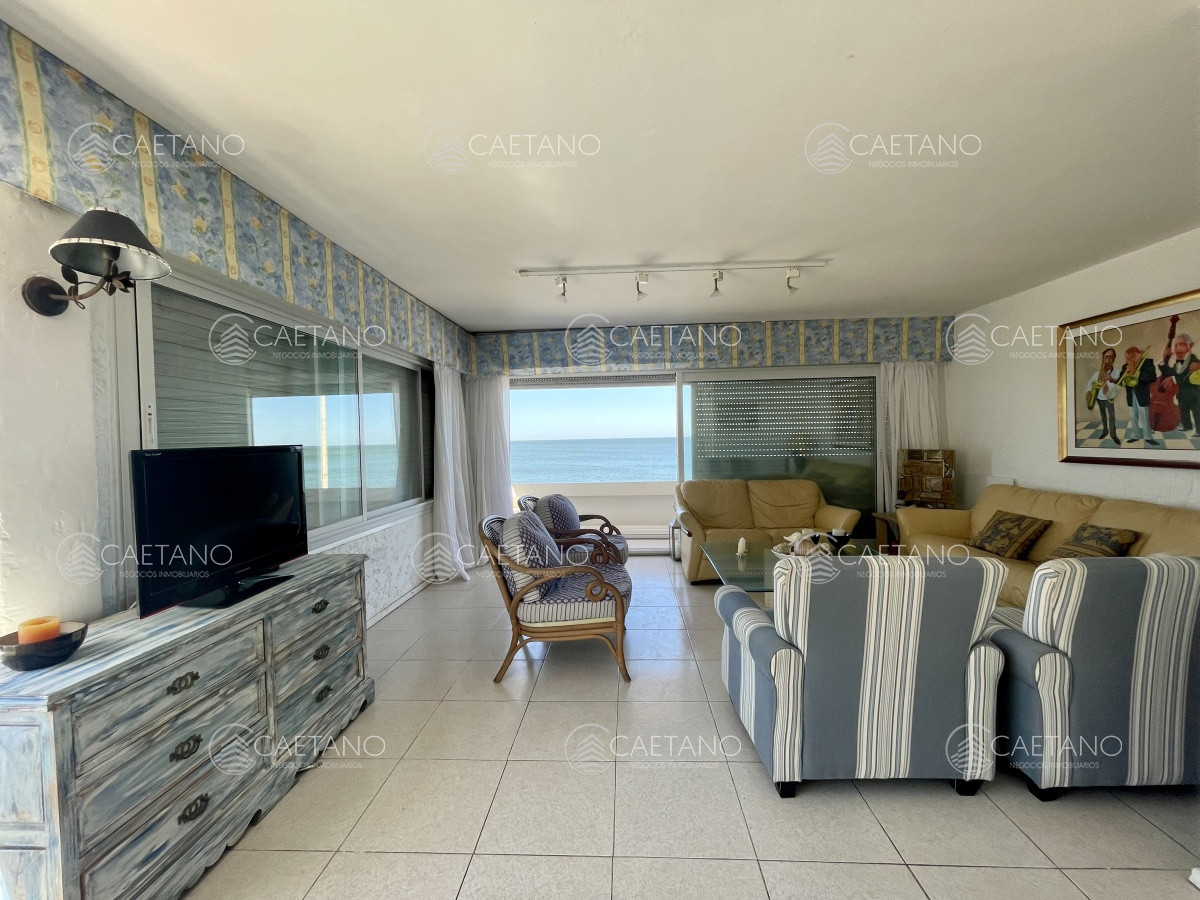 Apartamento en primera línea, Playa Brava, Punta del Este.