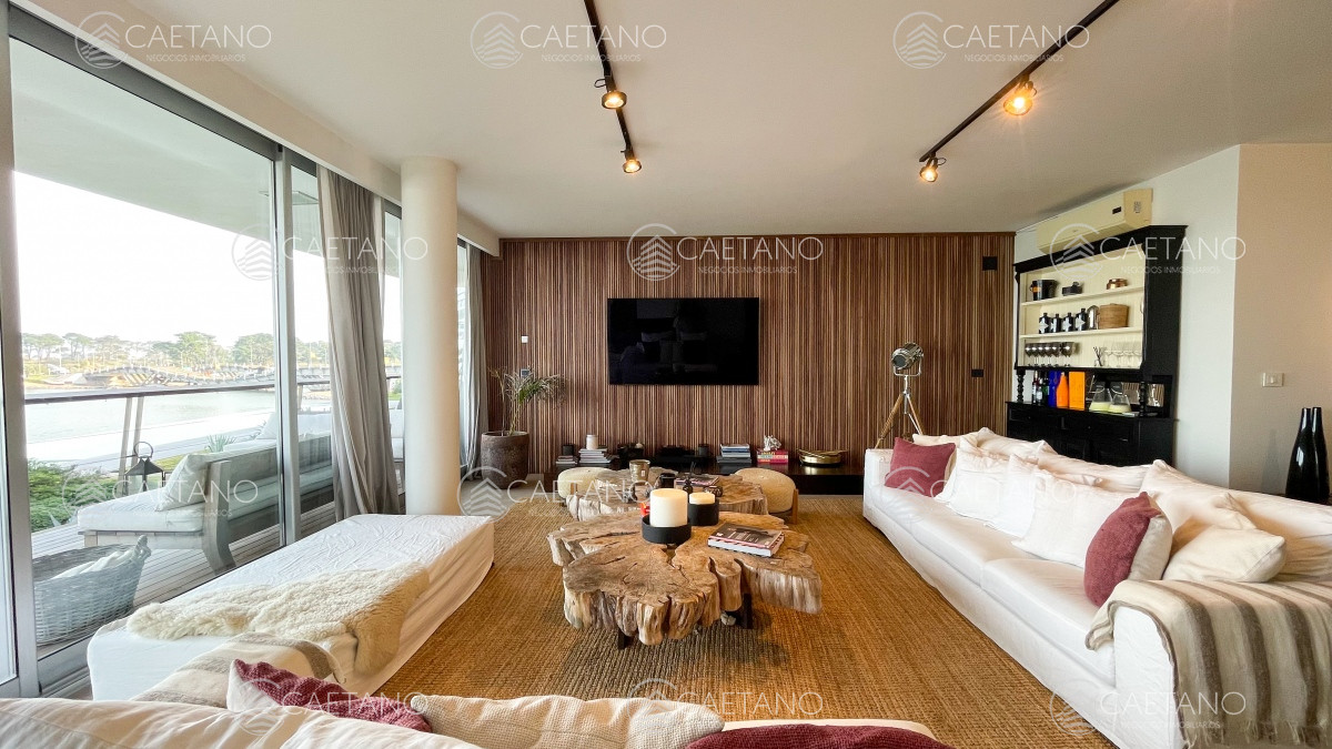 Venta apartamento de 4 dormitorios Punta del Este - DMC201A