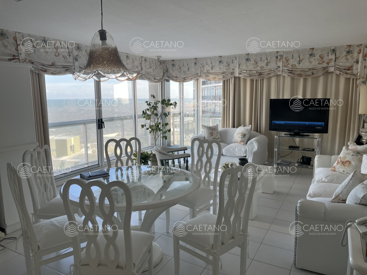 Venta aparartamento en Peninsula Punta del Este, 2 dormitorios 2 baños - DMC12365A