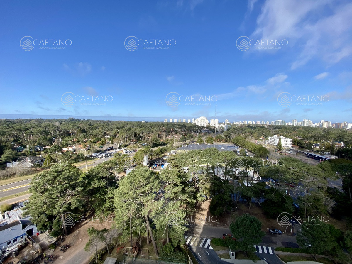 Venta apartamento 3 dormitorios más dependencia Punta del Este - DMC9531A
