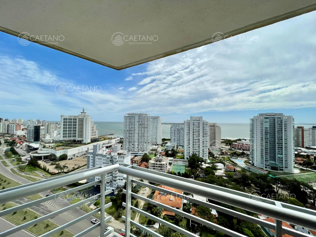 Excepcional apartamento de 4 dormitorios en piso alto! - DMC2517A