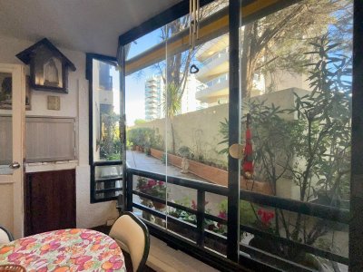 Venta apartamento dos dormitorios. Av. Roosevelt. Punta Del Este.