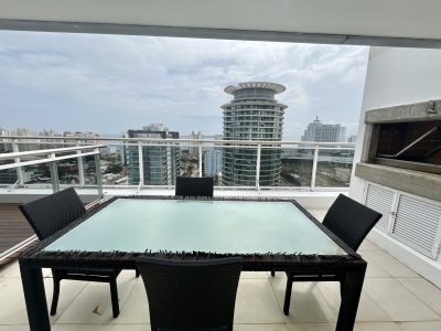 Venta apartamento penthouse 3 dormitorios. Playa brava, Punta del Este 