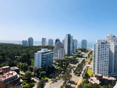 EXCELENTE OPORTUNIDAD DEPARTAMENTO DE 3 DORMITORIOS EN EDIFICIO CON TODOS LOS SERVICIOS - PUNTA DEL ESTE