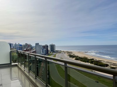 Venta apartamento 3 dormitorios PENTHOUSE CENTRAL - IMPERIALE Punta del Este